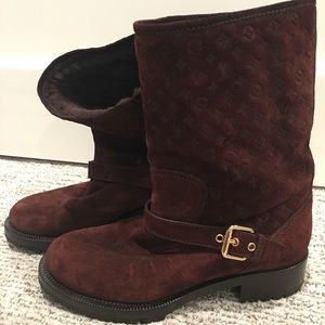 Louis Vuitton brown plush leather boot